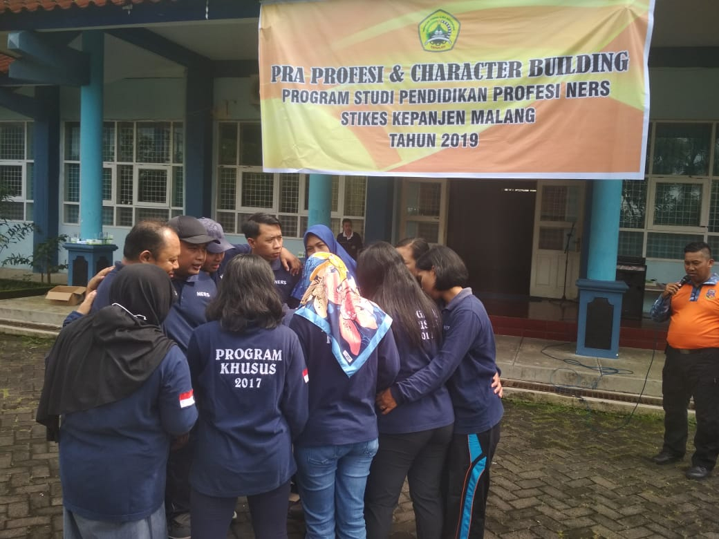 PRA-PROFESI DAN CHARACTER BUILDING MAHASISWA LINTAS JALUR PROGRAM STUDI PENDIDIKAN NERS PROGRAM PROFESI (4)